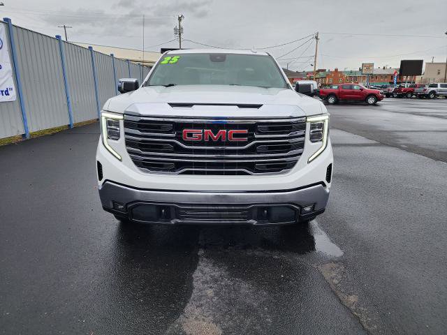 Used 2025 GMC Sierra 1500 SLT AWD/4WD image 8