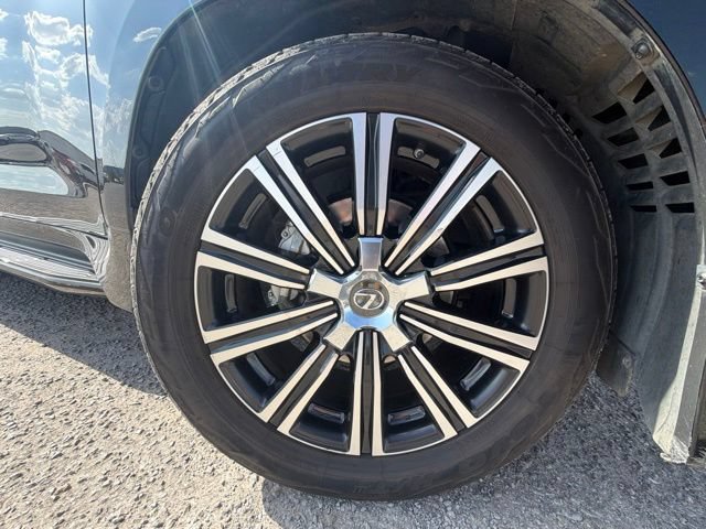 Used 2021 Lexus LX 570 4WD w/ Luxury Package image 20