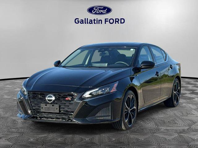 Used 2023 Nissan Altima 2.5 SR w/ SR Premium Package FWD image 1