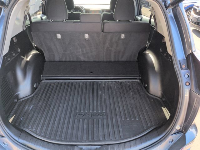 Used 2018 Toyota RAV4 XLE AWD/4WD image 22