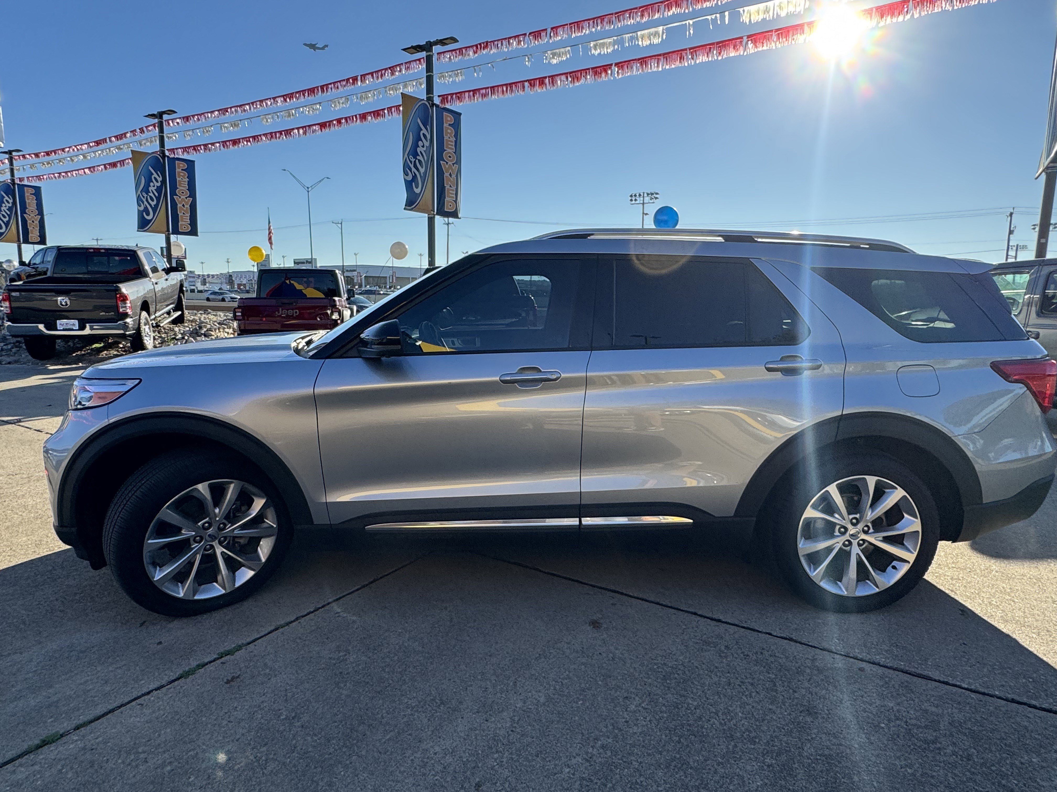 Certified 2022 Ford Explorer Platinum w/ Equipment Group 601A image 7