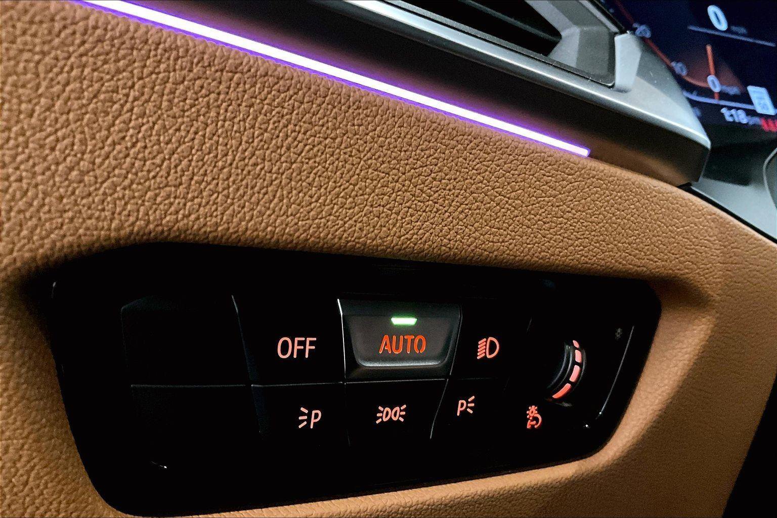 Used 2022 BMW 330i xDrive 330i xDrive w/ Driving Assistance Package image 30