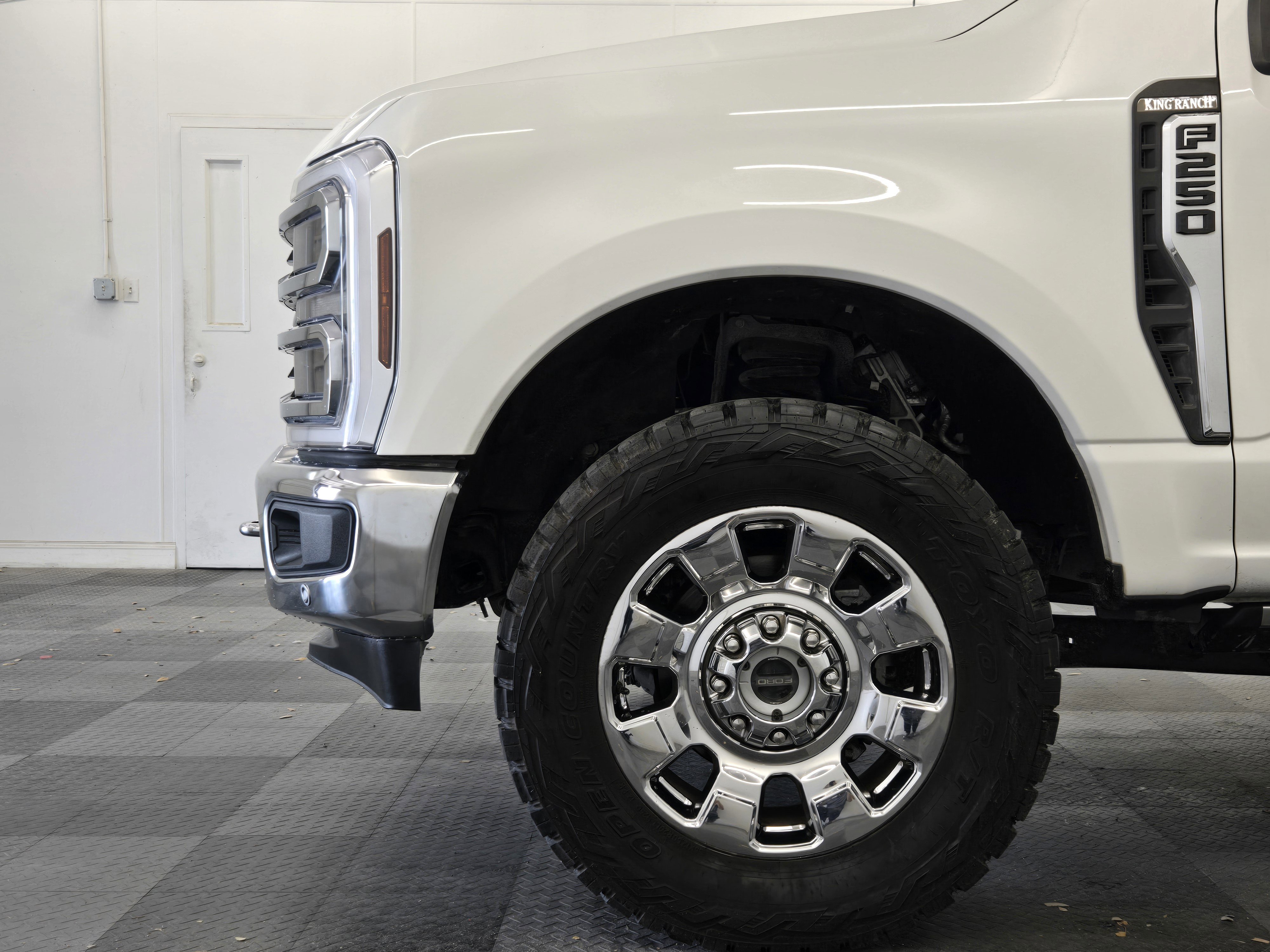 Certified 2024 Ford F250 King Ranch w/ Chrome Package AWD/4WD image 9