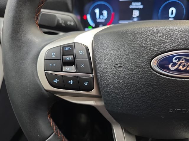 Certified 2025 Ford Explorer Active w/ Active Comfort Package AWD/4WD image 16