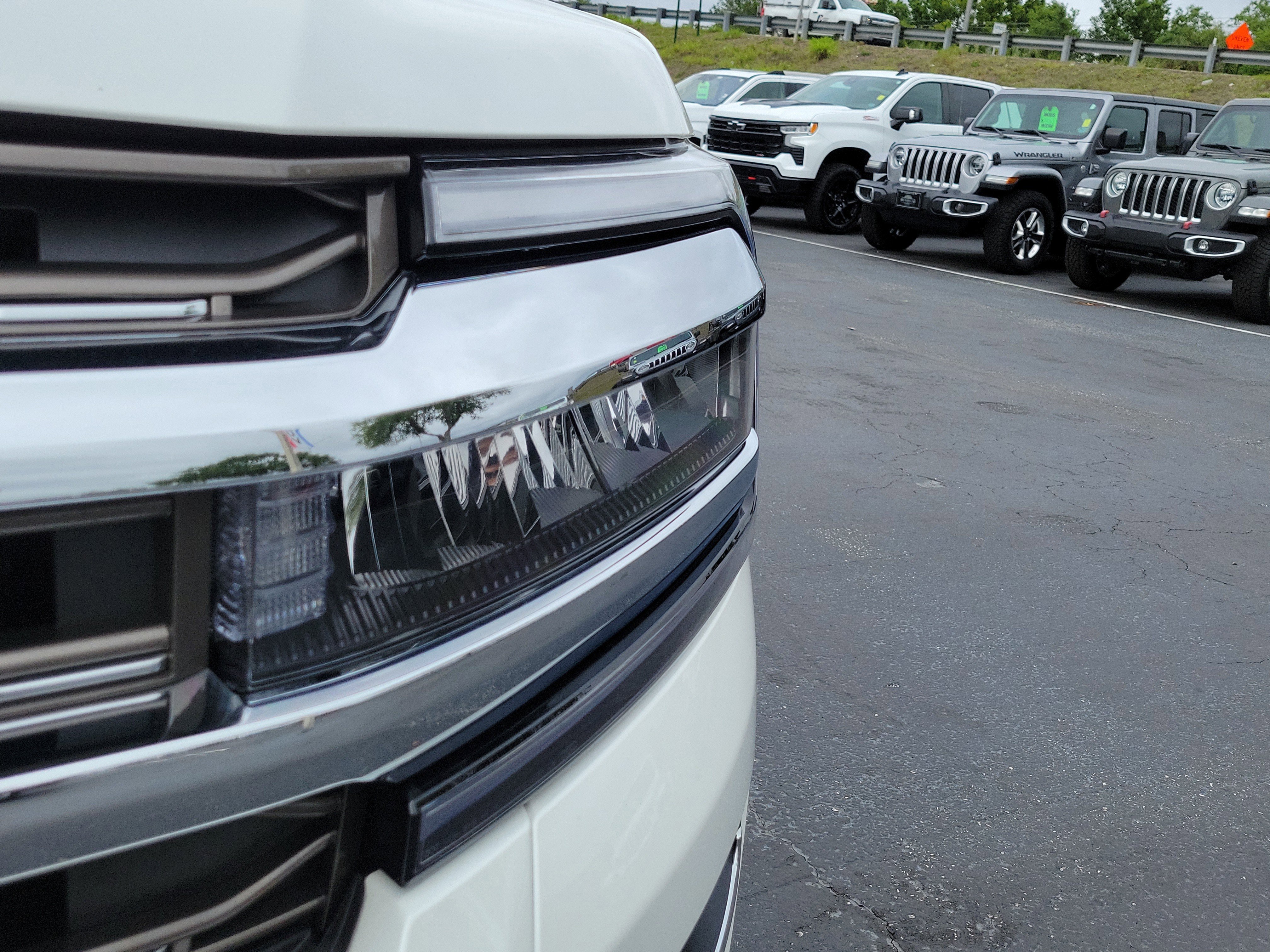 Certified 2024 Ford Expedition King Ranch RWD image 3