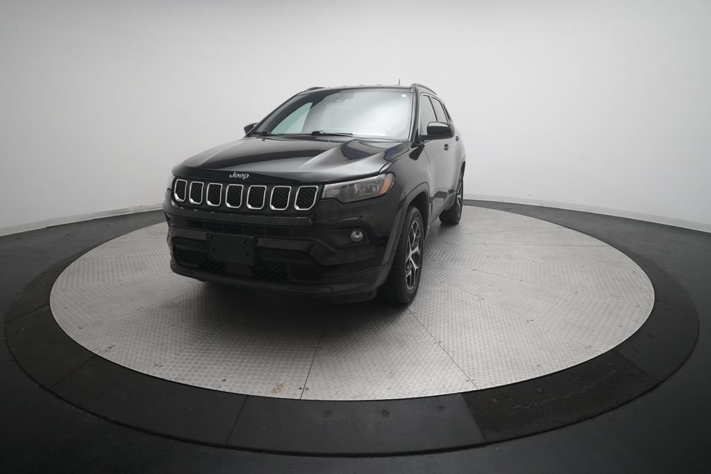 Used 2024 Jeep Compass Latitude AWD/4WD image 12