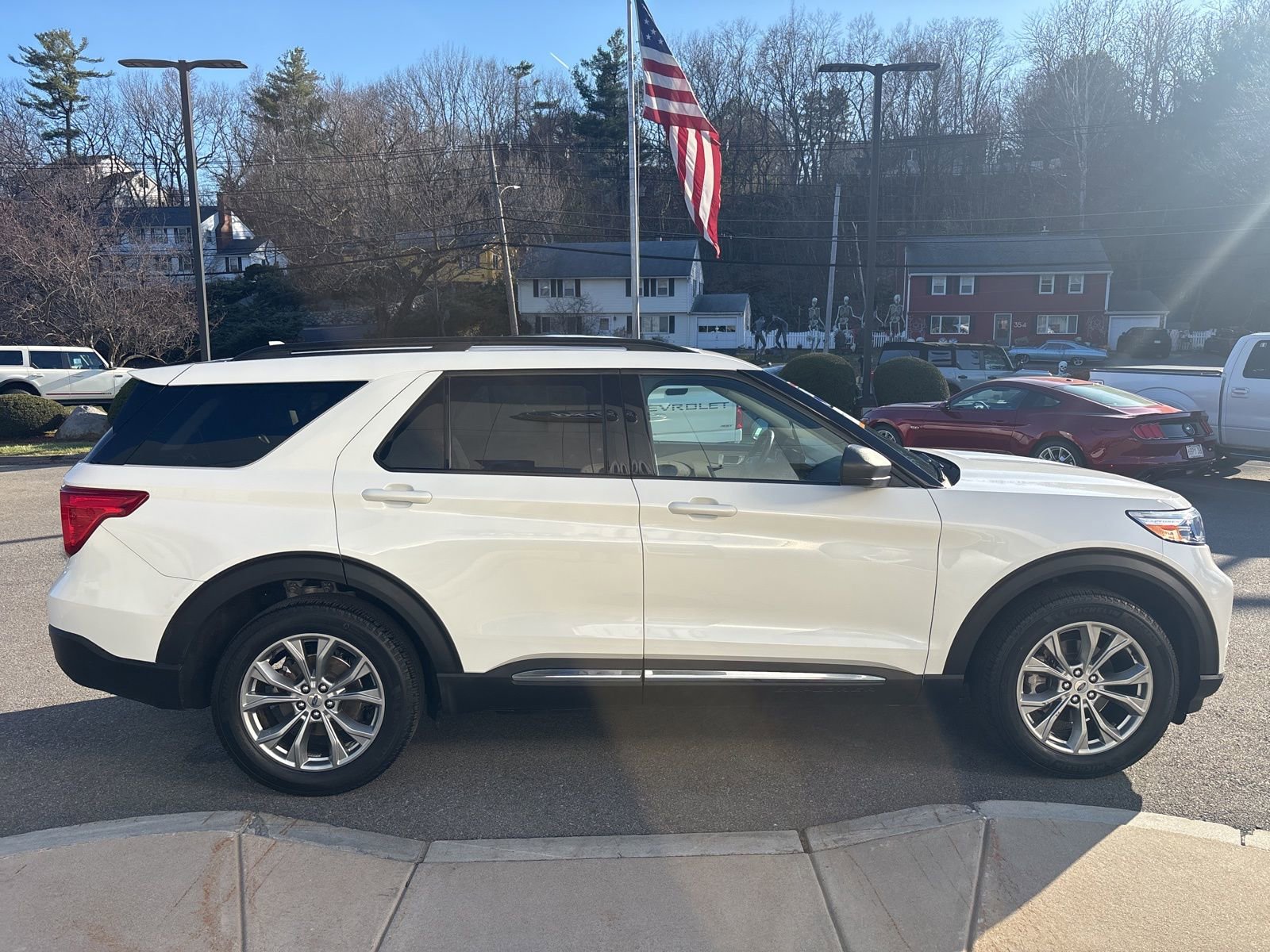 Certified 2023 Ford Explorer XLT w/ Equipment Group 202A AWD/4WD image 6