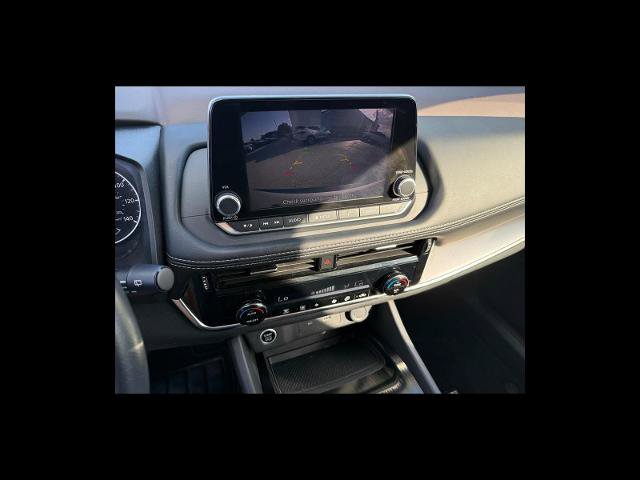 Used 2022 Nissan Rogue SV AWD/4WD image 19
