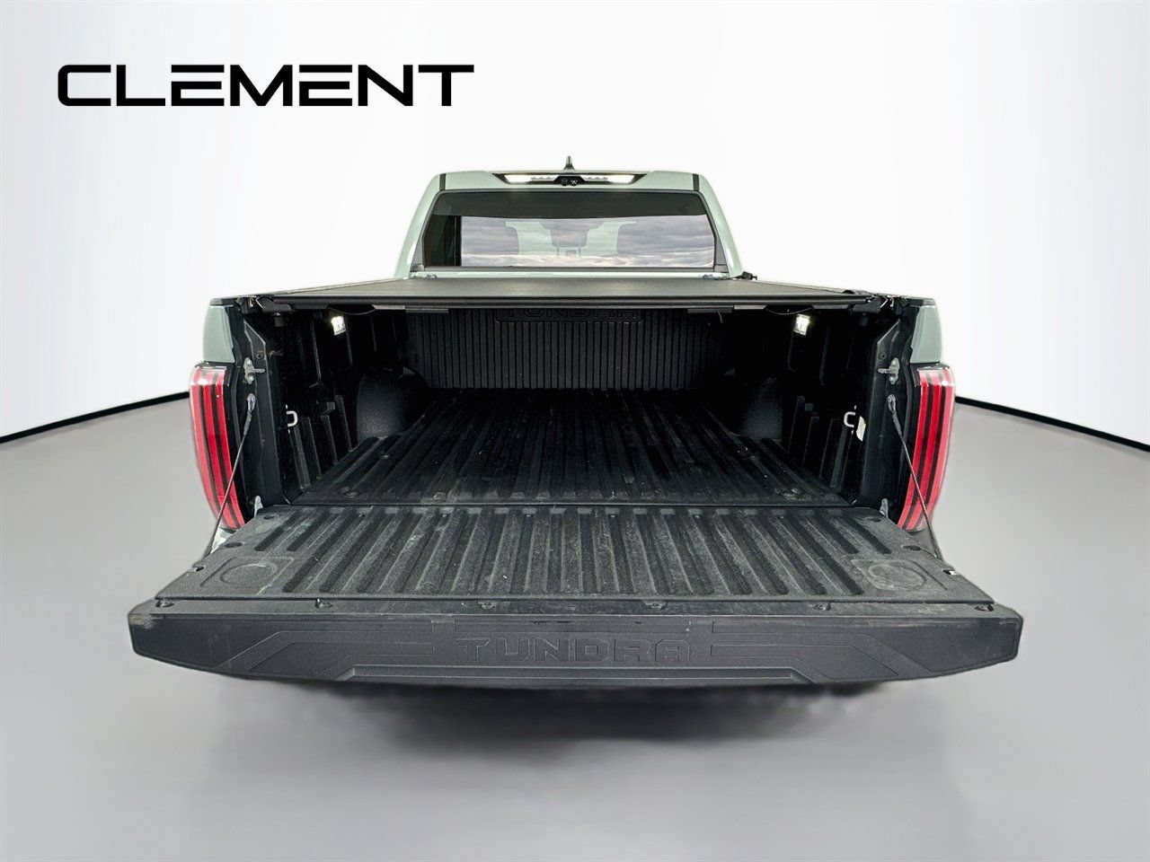 Used 2024 Toyota Tundra Limited AWD/4WD image 11