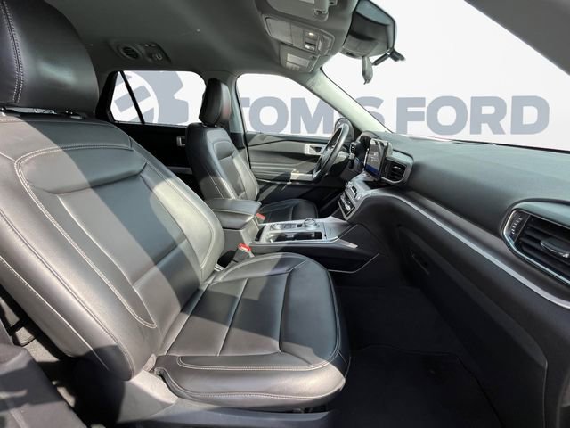 Certified 2022 Ford Explorer XLT w/ Equipment Group 202A AWD/4WD image 17