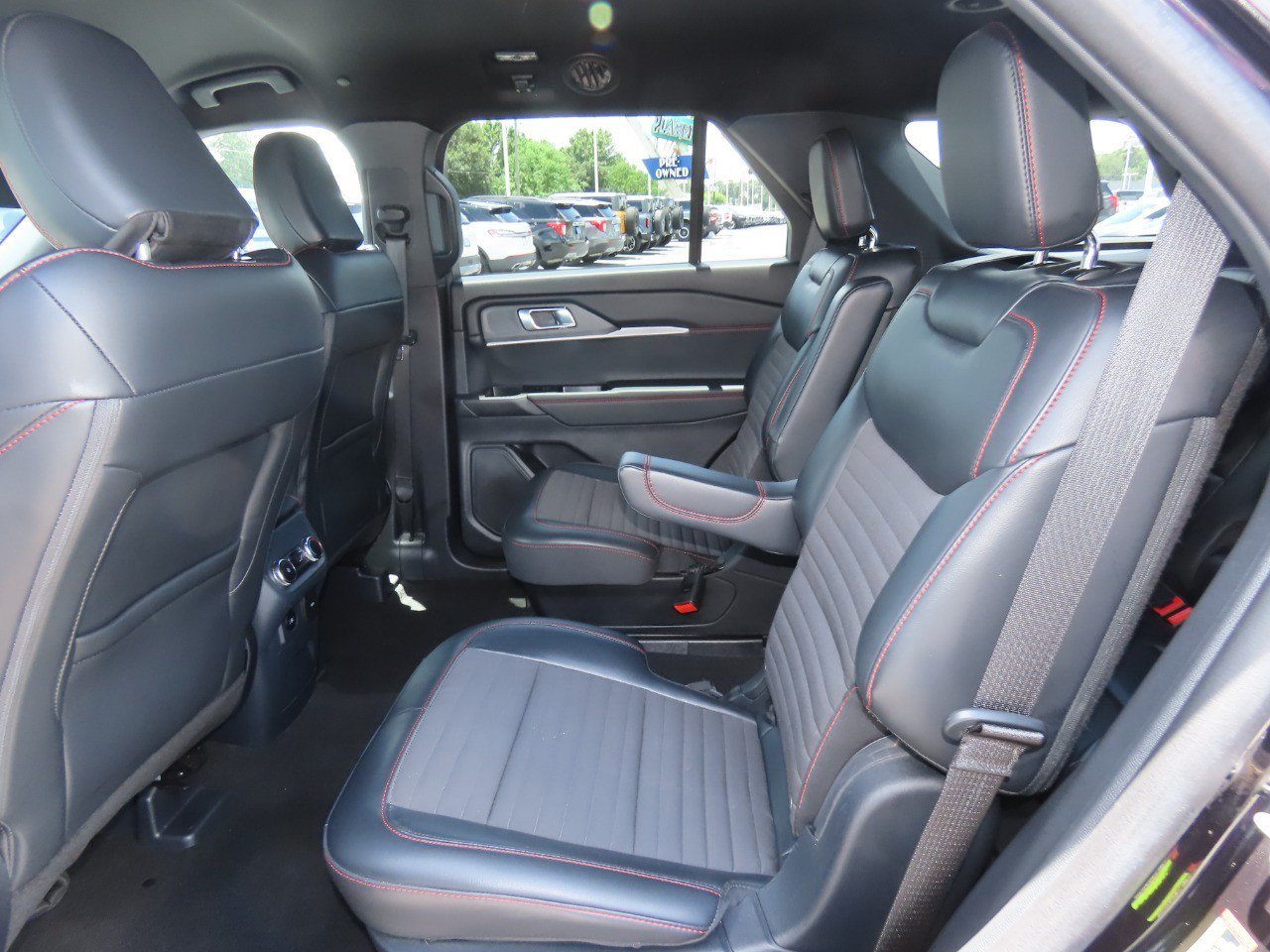 Certified 2025 Ford Explorer ST-Line AWD/4WD image 21