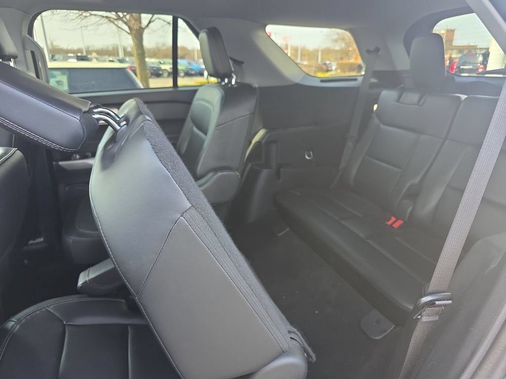 Certified 2024 Ford Explorer XLT w/ Equipment Group 202A AWD/4WD image 39