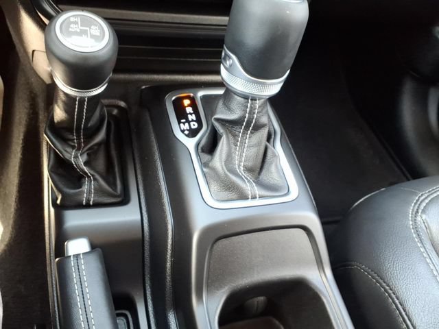 Used 2019 Jeep Wrangler Unlimited Sahara w/ Safety Group AWD/4WD image 20