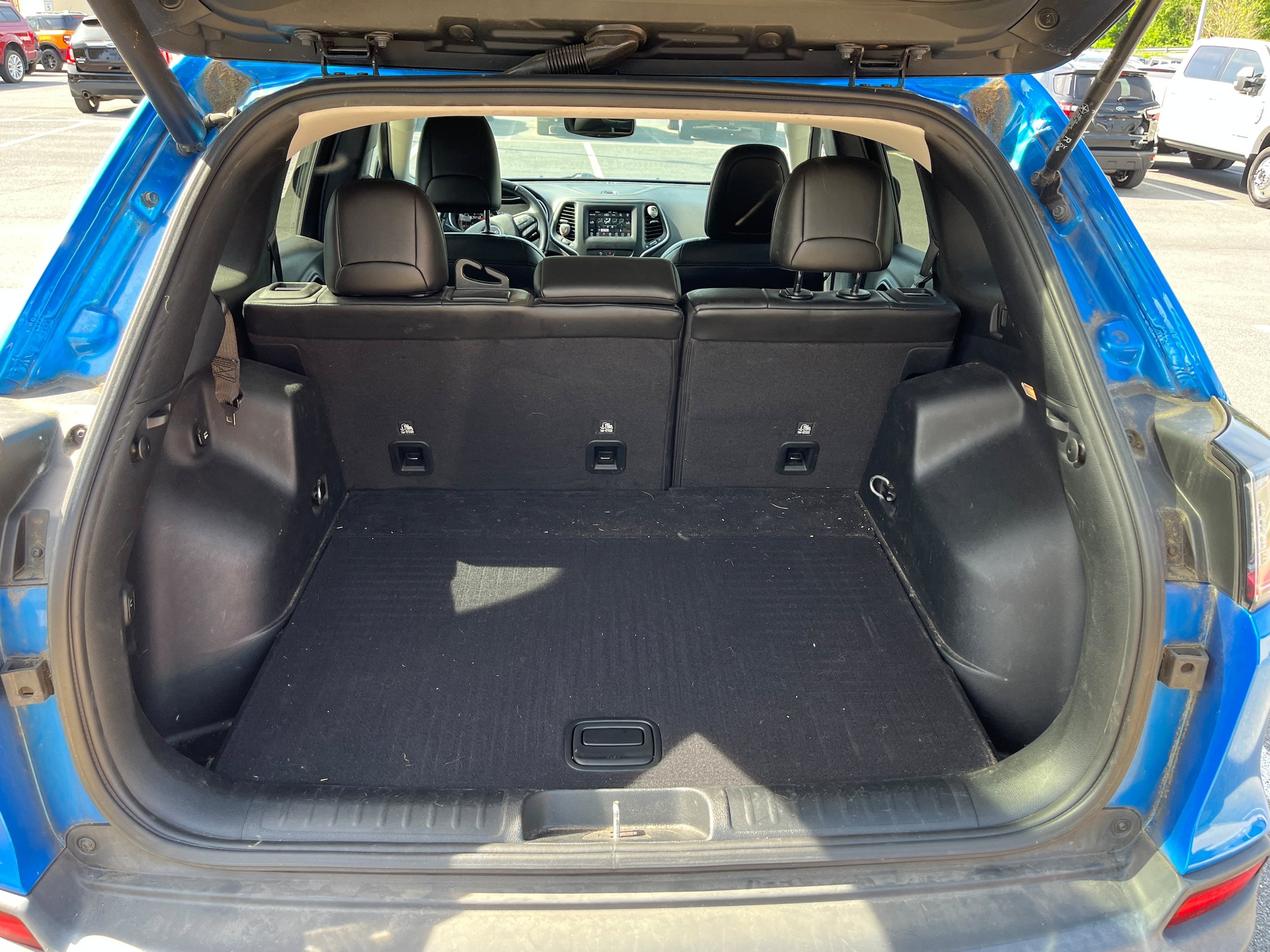 Used 2020 Jeep Cherokee Latitude Plus AWD/4WD image 12
