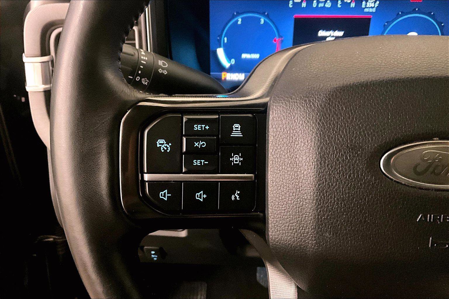 Certified 2024 Ford F350 Platinum w/ Tremor Off-Road Package image 17