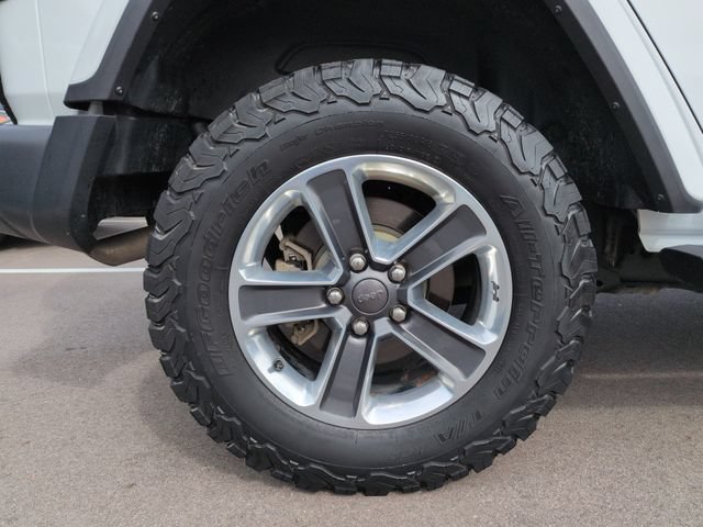 Used 2019 Jeep Wrangler Unlimited Sahara AWD/4WD image 12