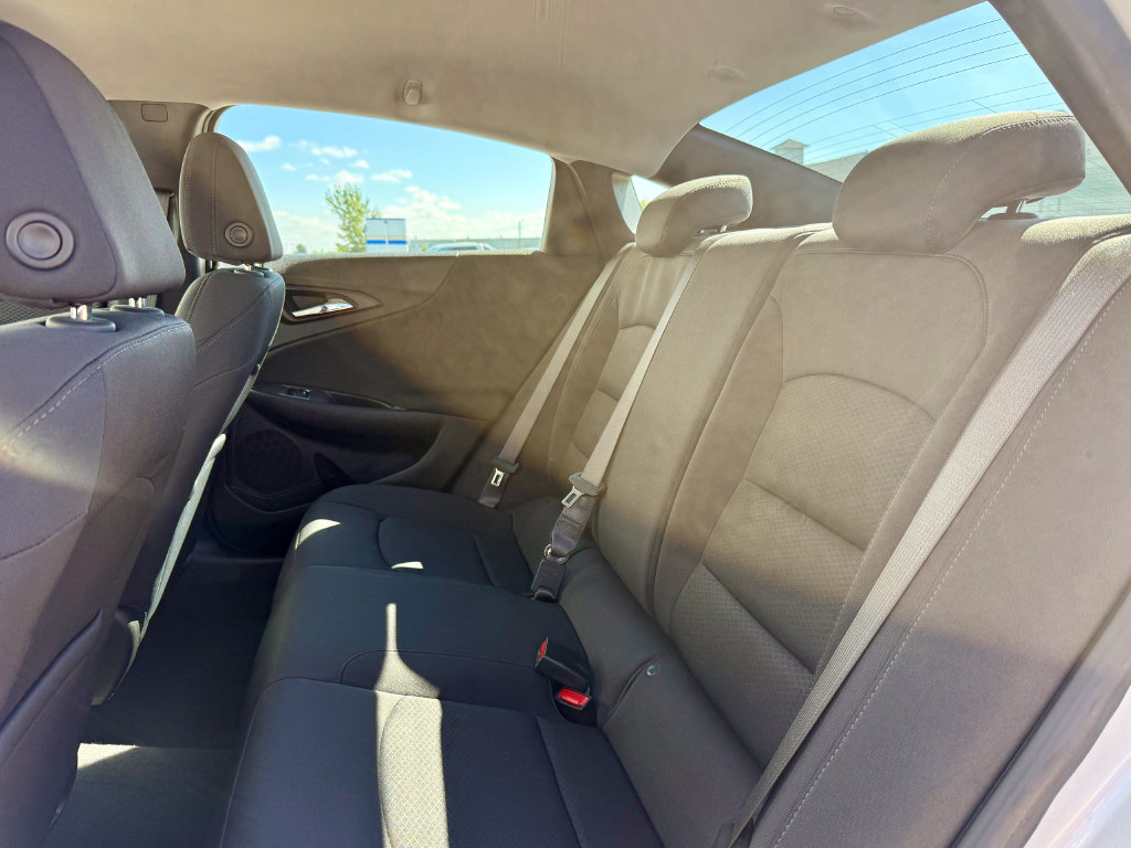 Used 2020 Chevrolet Malibu LS FWD image 12