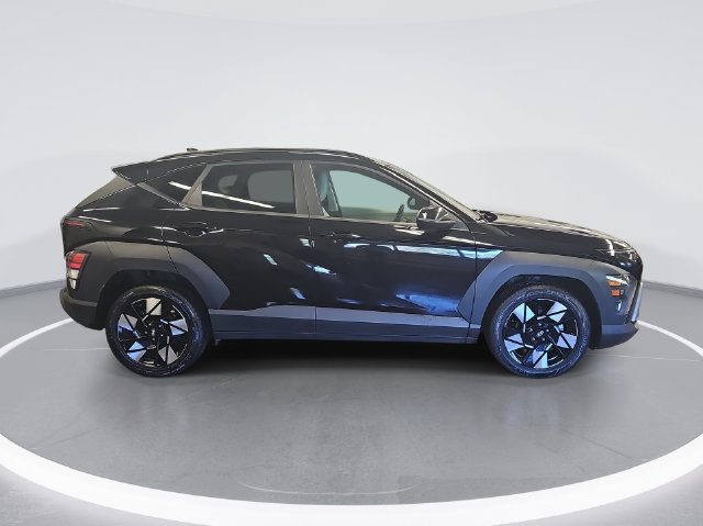 Used 2025 Hyundai Kona SEL FWD image 2