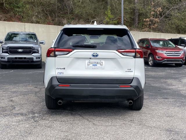 Used 2020 Toyota RAV4 LE image 5
