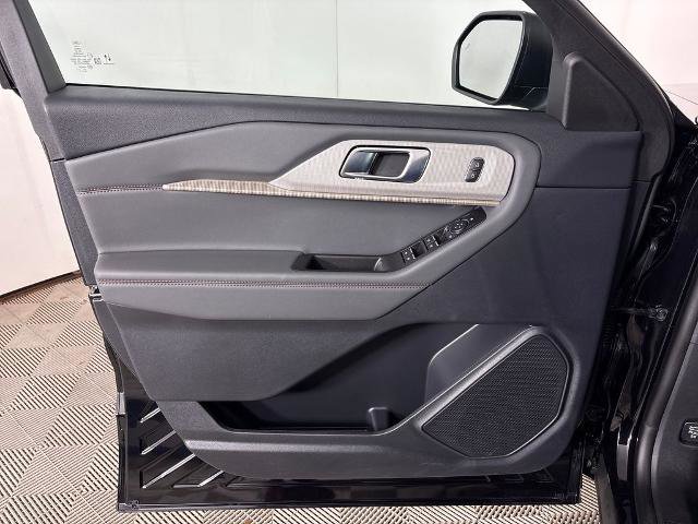 Certified 2026 Ford Explorer Active RWD image 18
