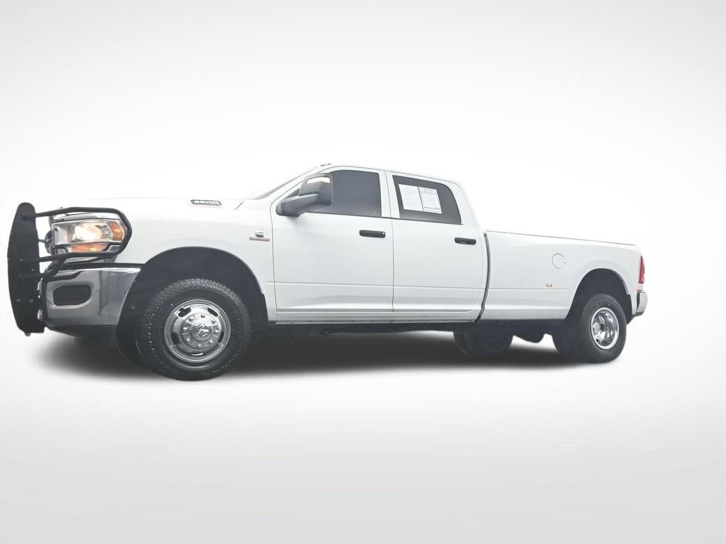 Used 2024 RAM 3500 Tradesman w/ Chrome Appearance Group AWD/4WD image 37