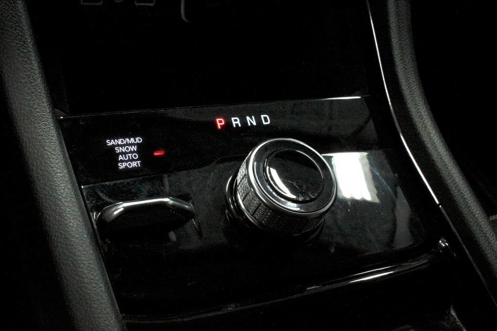 Used 2023 Jeep Grand Cherokee Limited w/ Black Appearance Package AWD/4WD image 29
