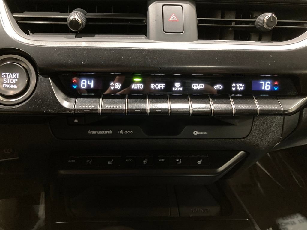 Used 2019 Lexus UX 200 image 29