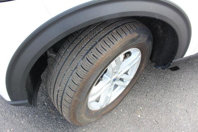 Certified 2022 Ford Explorer XLT w/ Equipment Group 202A image 8