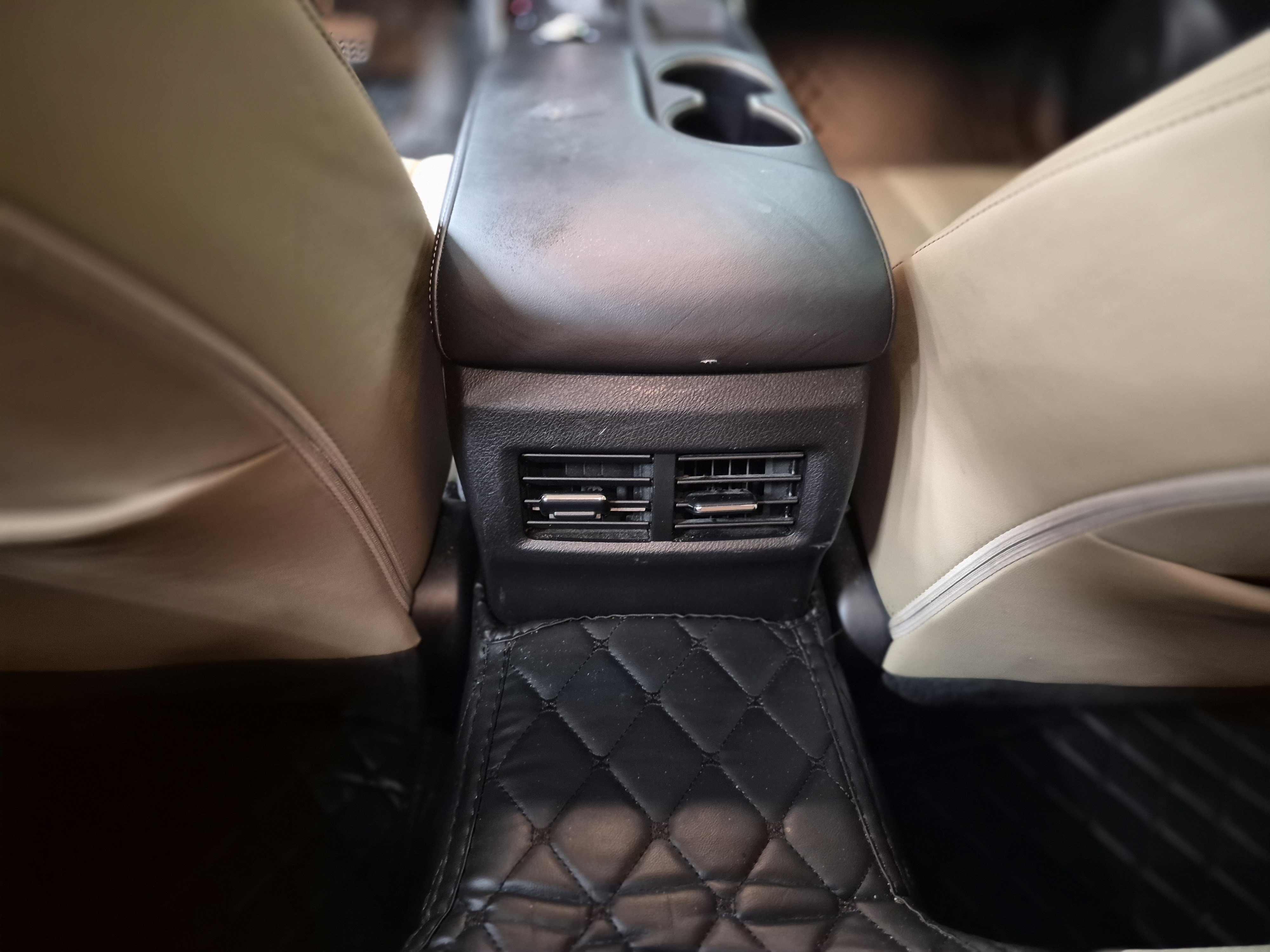 Used 2020 Lexus IS 300 w/ Accessory Package RWD image 17