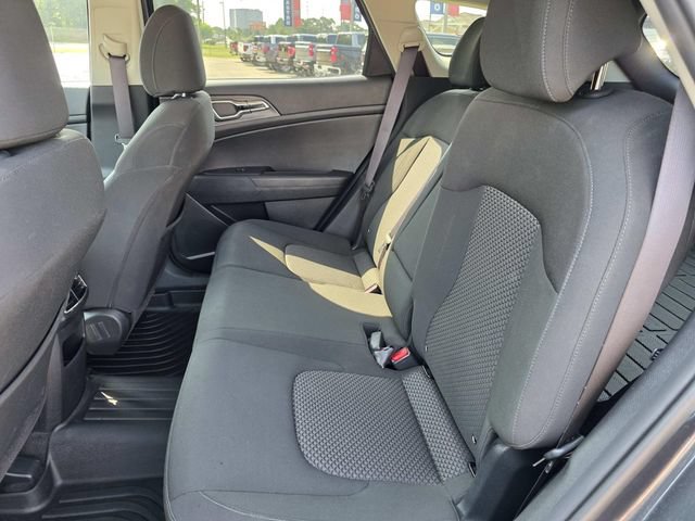 Used 2023 Kia Sportage LX AWD/4WD image 11