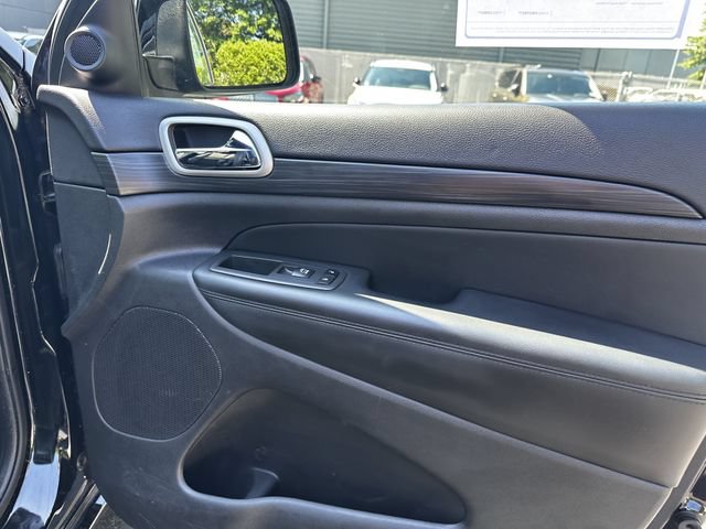 Used 2022 Jeep Grand Cherokee Laredo X AWD/4WD image 36