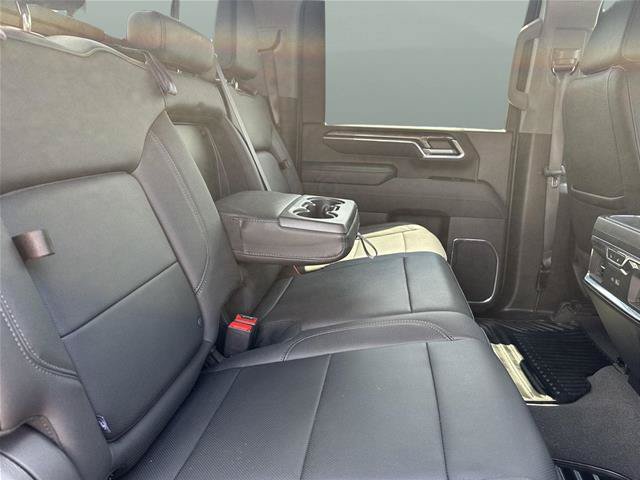 Used 2024 Chevrolet Silverado 2500 LTZ w/ LTZ Convenience Package AWD/4WD image 15