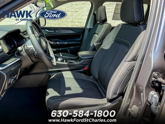 Used 2024 Jeep Grand Cherokee L Laredo AWD/4WD image 8