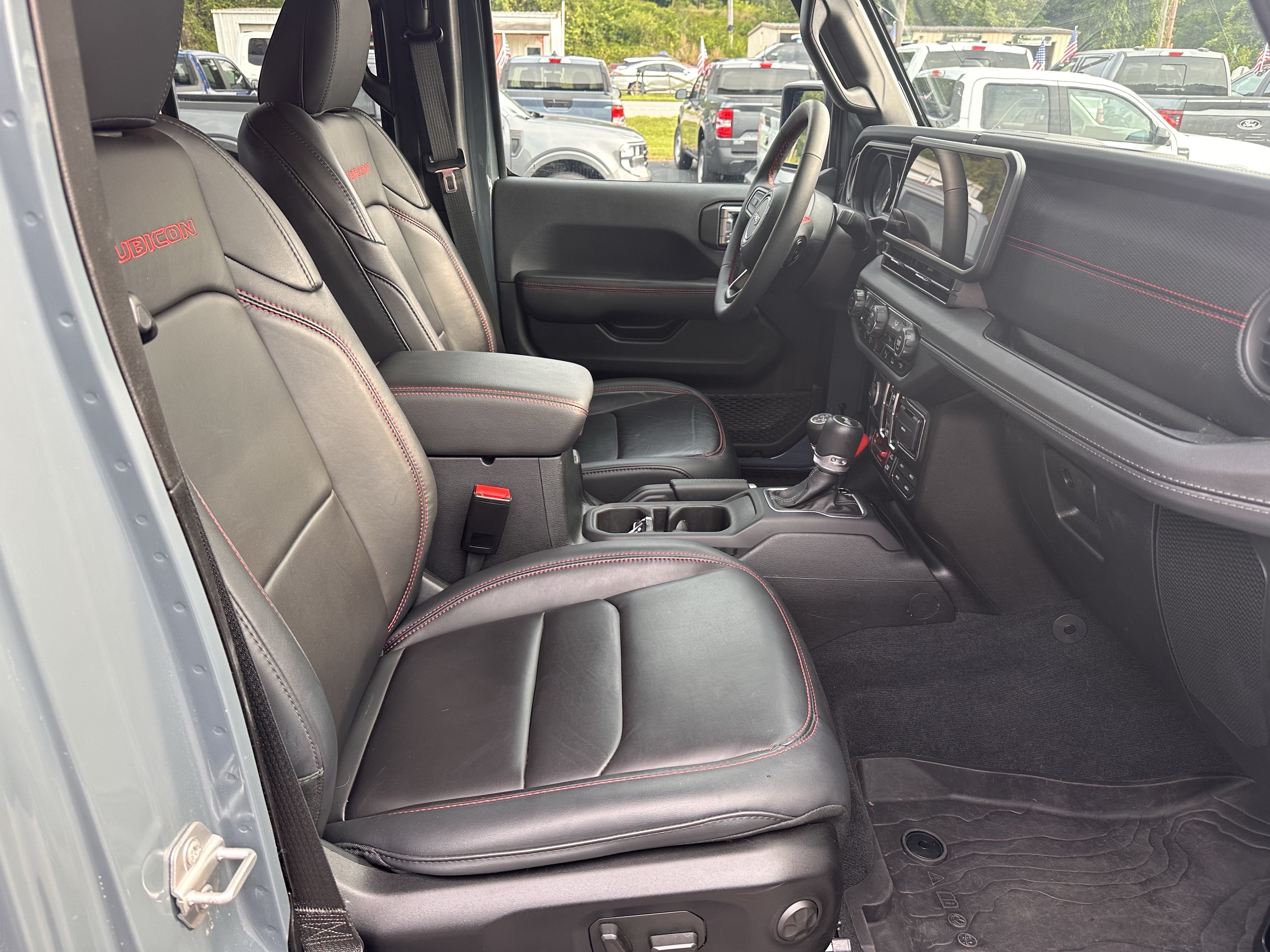 Used 2024 Jeep Wrangler Unlimited Rubicon AWD/4WD image 14