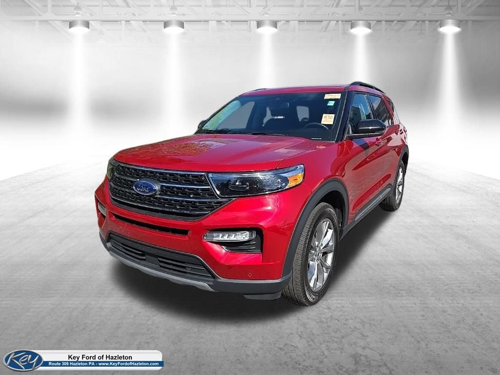 Certified 2024 Ford Explorer XLT w/ Equipment Group 202A AWD/4WD image 3