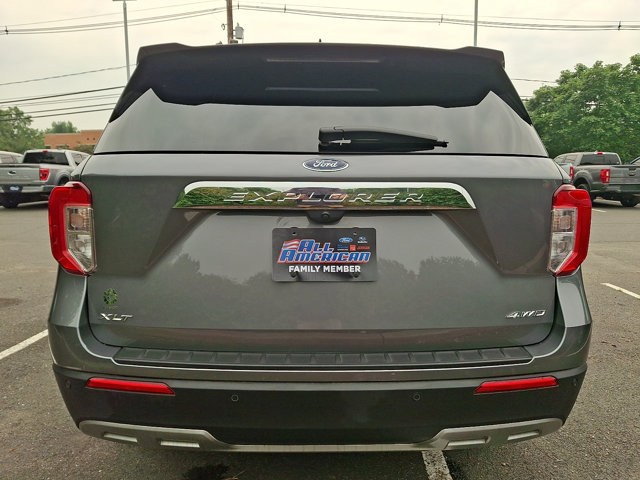 Certified 2023 Ford Explorer XLT w/ Equipment Group 202A AWD/4WD image 8