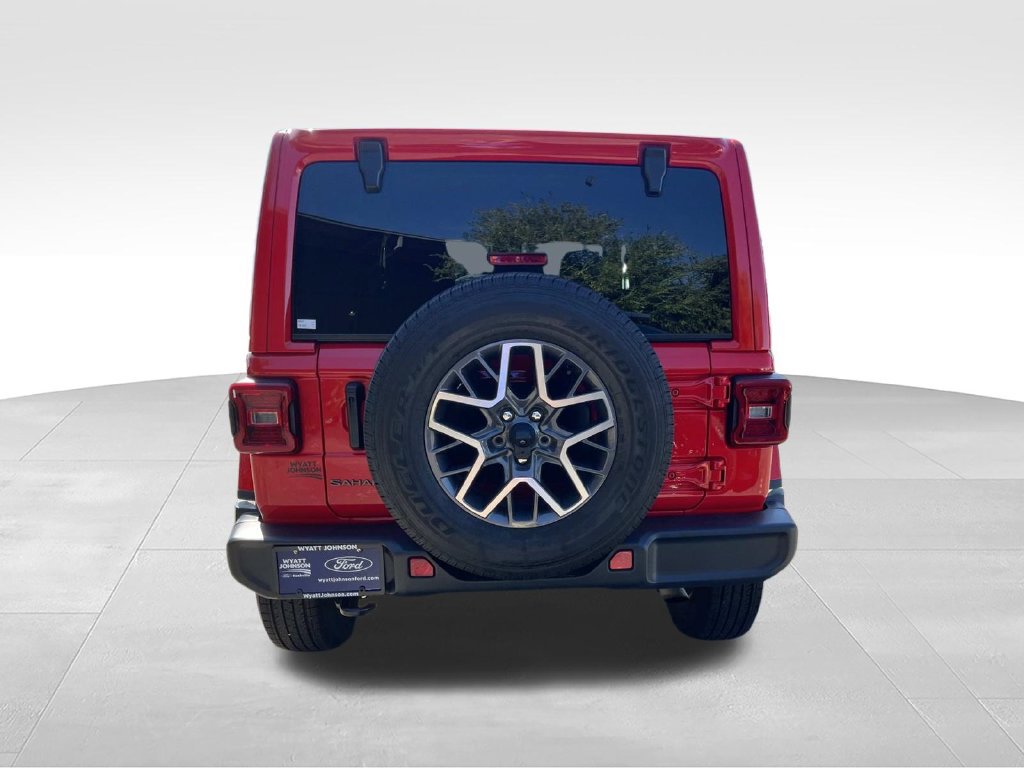 Used 2025 Jeep Wrangler Unlimited Sahara AWD/4WD image 5