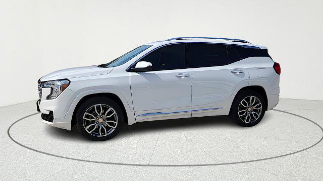 Used 2024 GMC Terrain Denali w/ Denali Premium Package image 5
