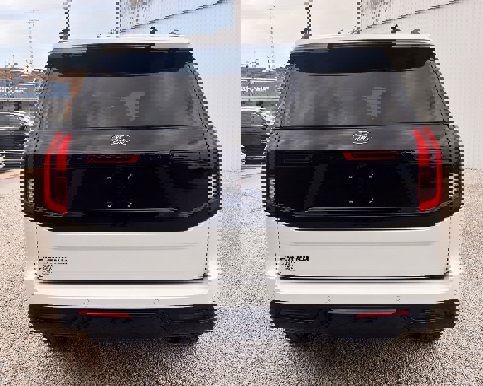 Certified 2025 Ford Expedition Platinum w/ Stealth Appearance Package image 5