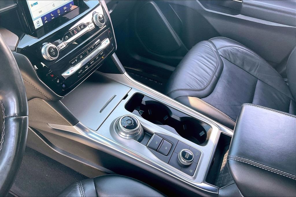 Certified 2023 Ford Explorer Platinum w/ Technology Package image 15