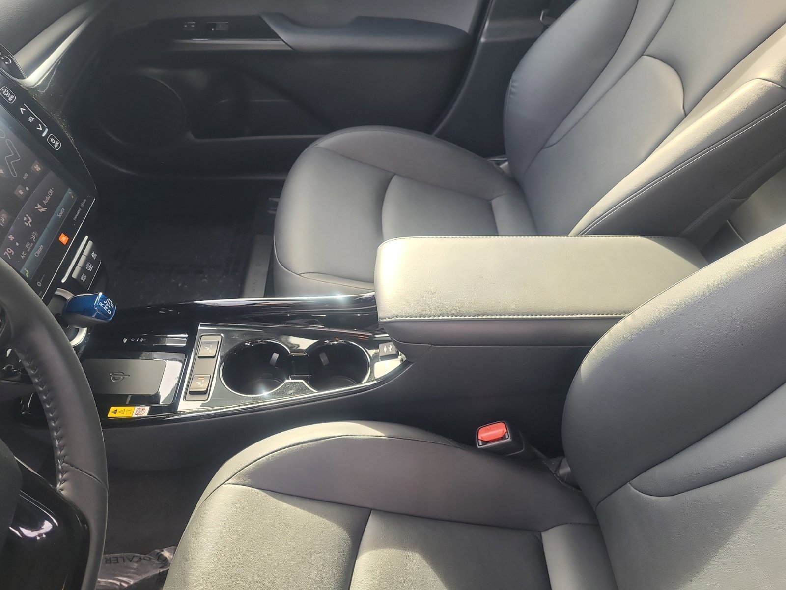 Used 2020 Toyota Prius Prime Limited image 15