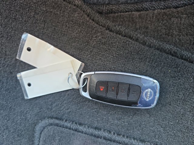 Used 2023 Nissan Versa SV image 21