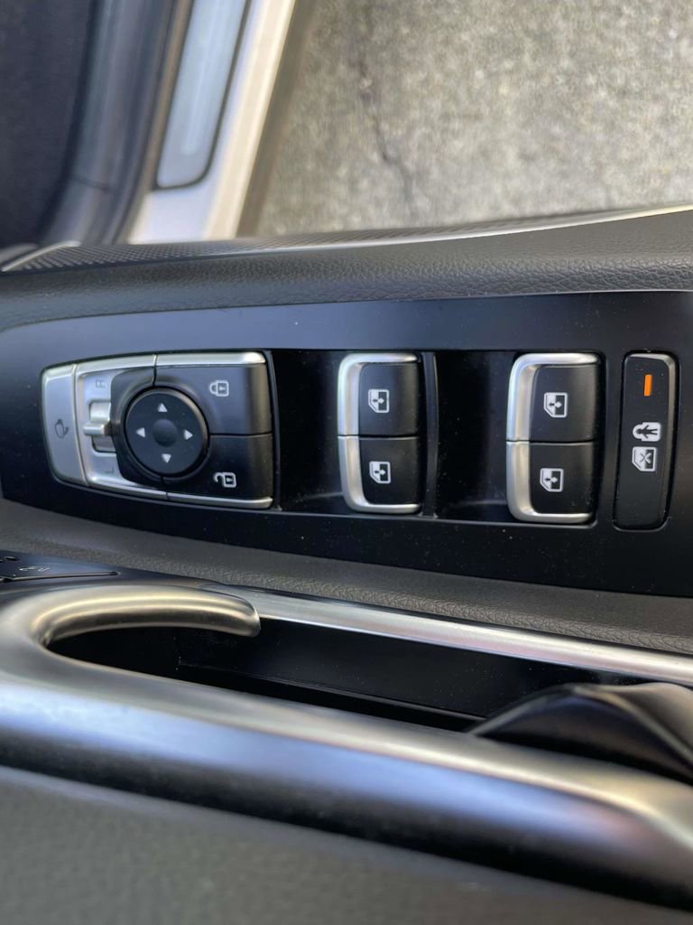 Used 2021 Kia Telluride SX w/ SX Prestige Package image 16