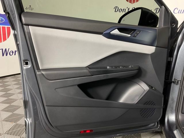 Used 2023 Volkswagen Taos SE image 12