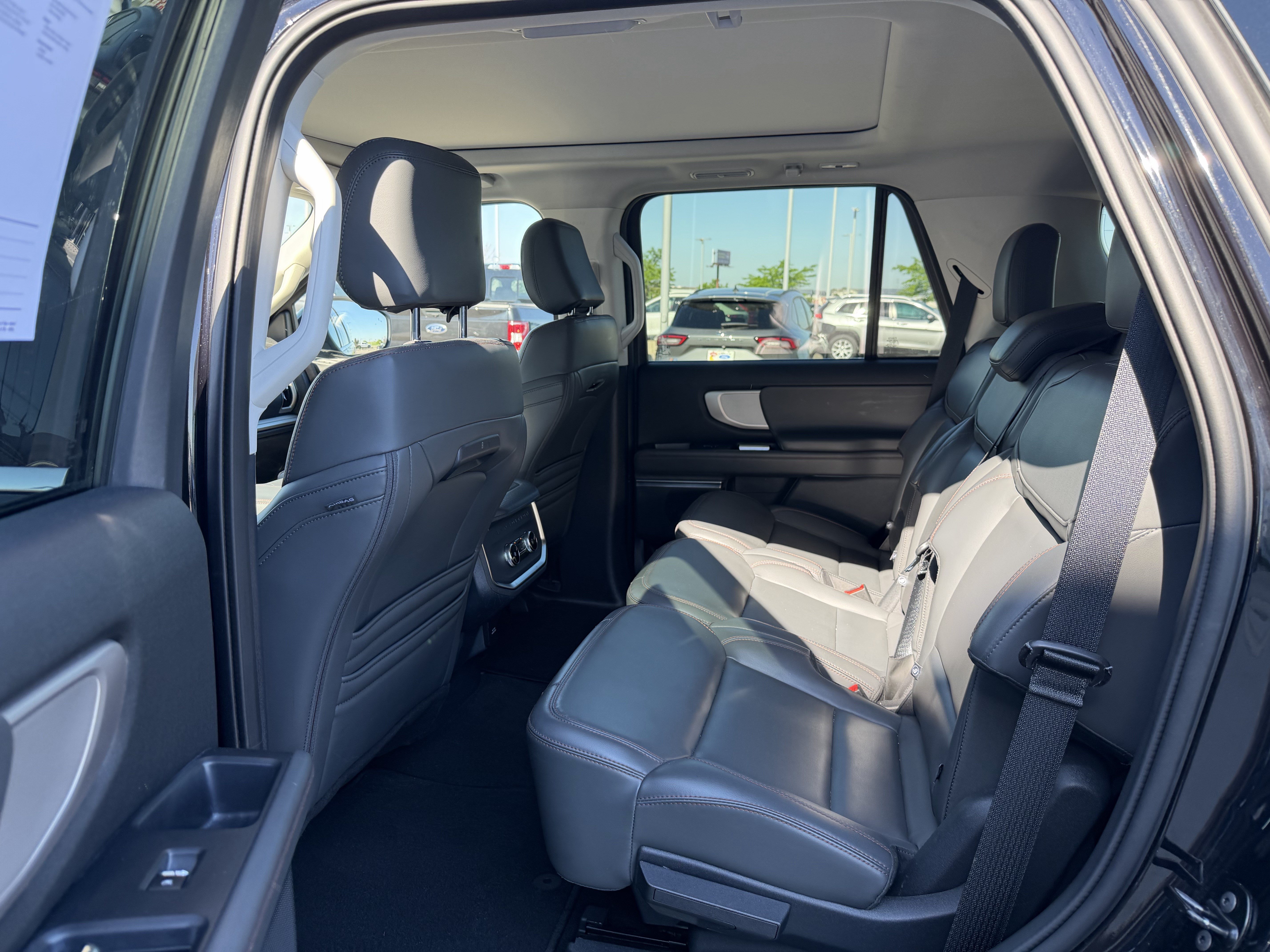 Certified 2025 Ford Expedition Active AWD/4WD image 19