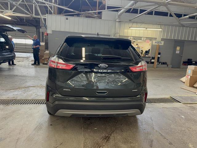 Certified 2022 Ford Edge SEL w/ Convenience Package image 4