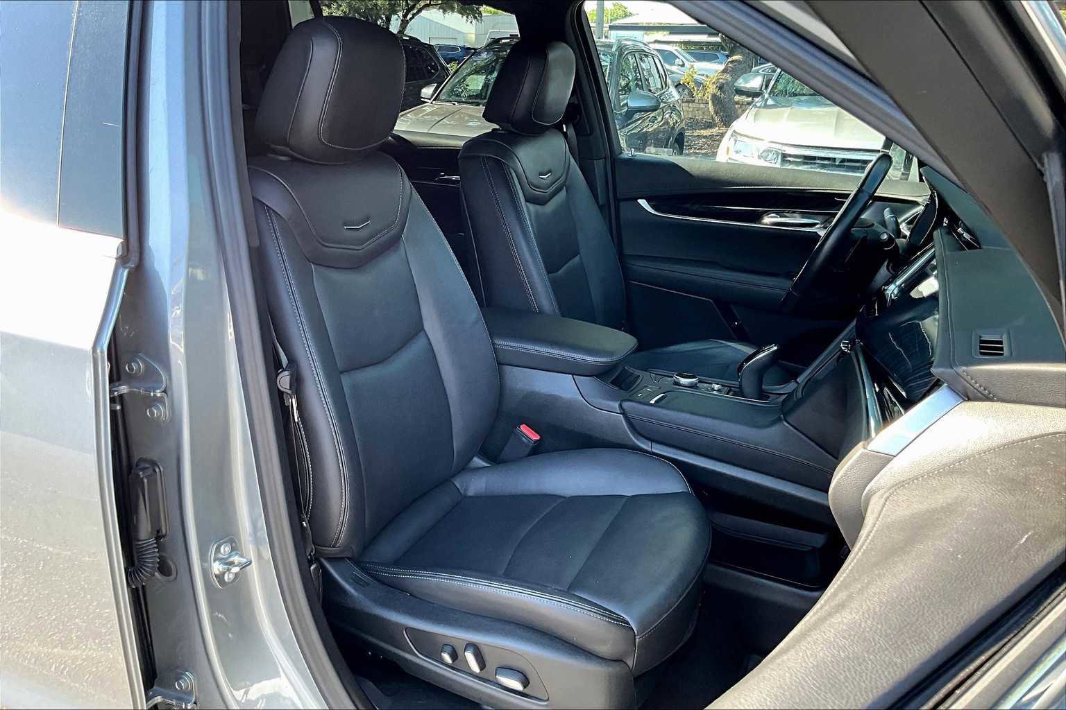 Used 2024 Cadillac XT6 Premium Luxury image 18