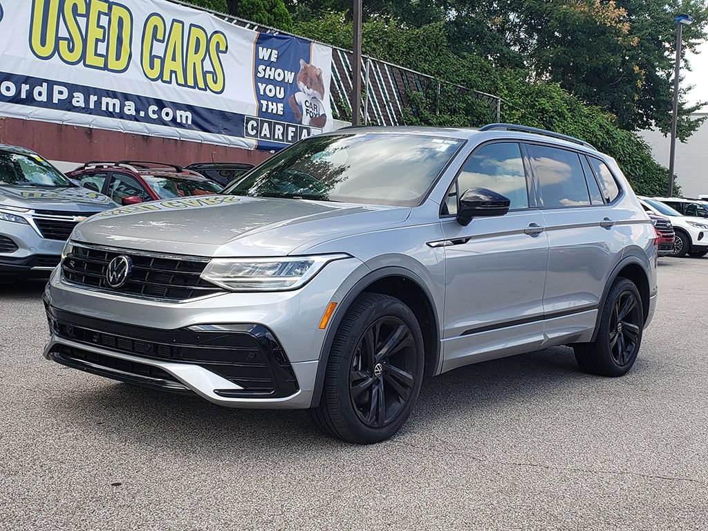 Used 2023 Volkswagen Tiguan SE R-Line AWD/4WD image 1