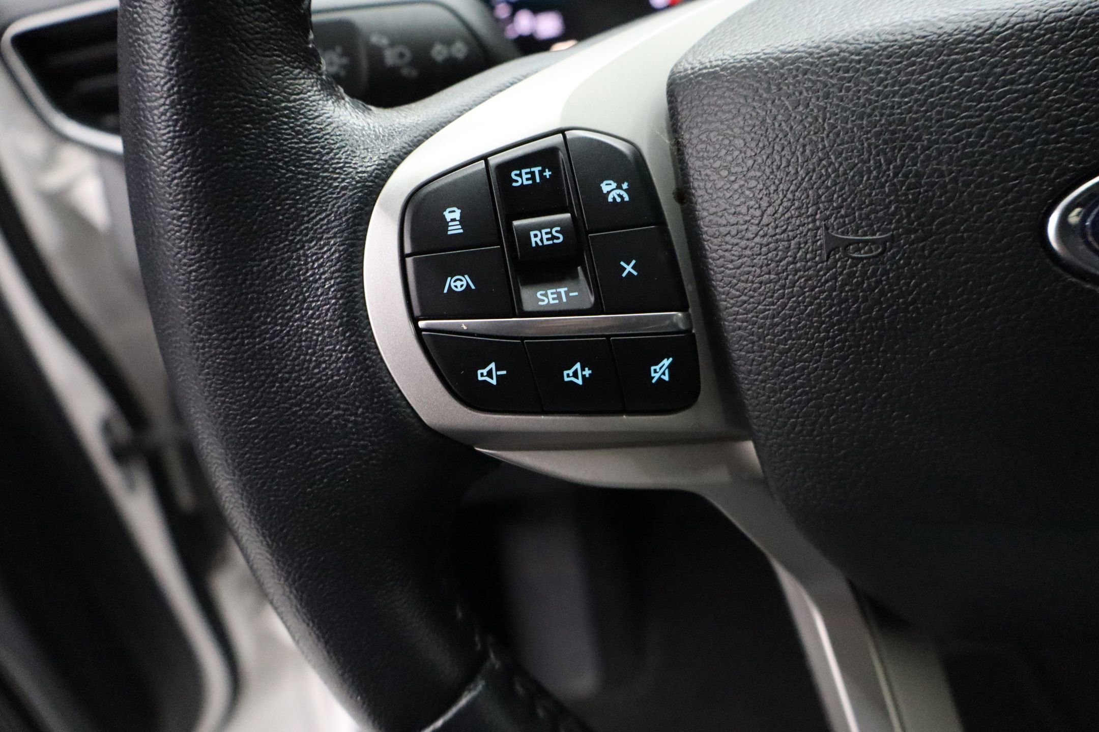 Certified 2023 Ford Explorer XLT w/ Equipment Group 202A image 15