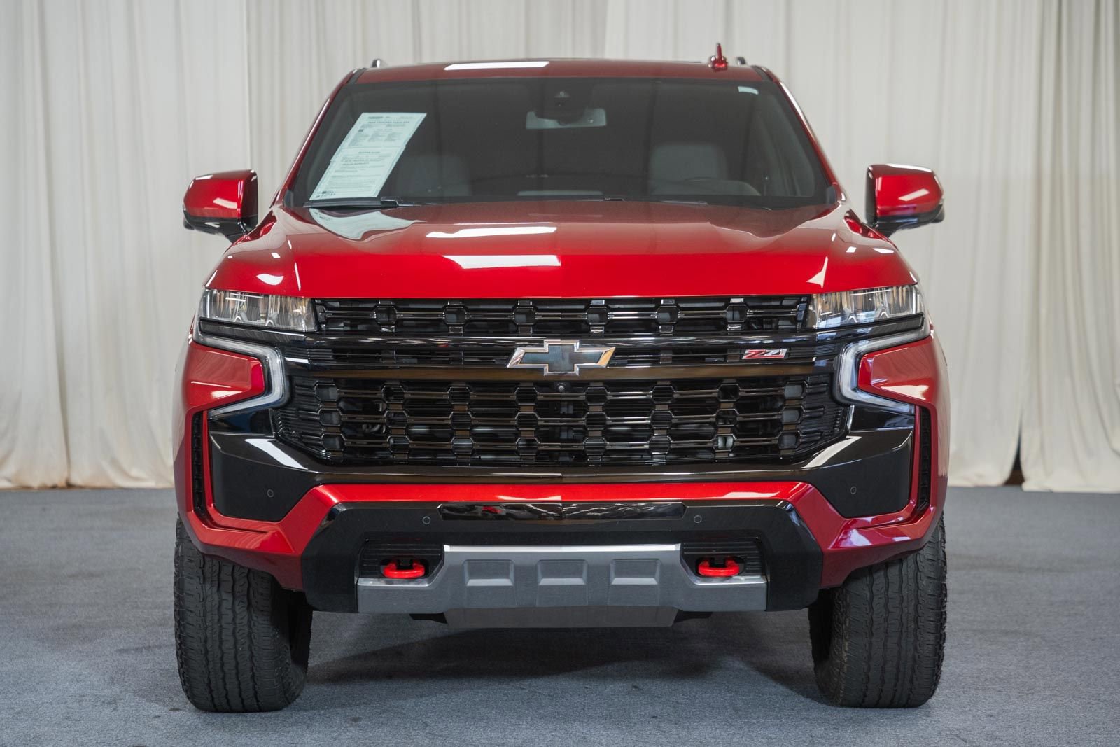 Used 2023 Chevrolet Tahoe Z71 w/ Luxury Package AWD/4WD image 2